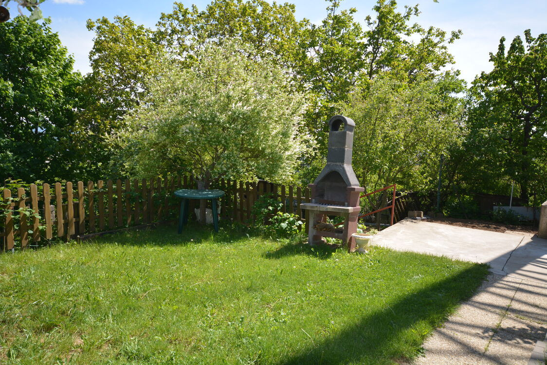 Výrazná zľava - Rekreačná chata na Baňa Bankov – príroda a v - 13