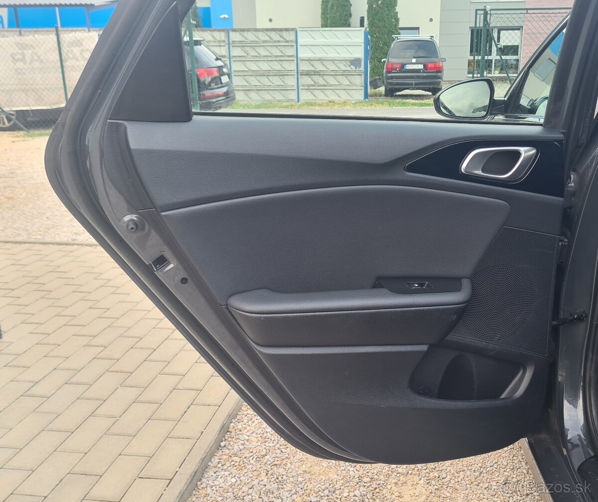 KIA CEED SW 1.6 CRDI VISION / MOŽNÝ ODPOČET DPH - 13