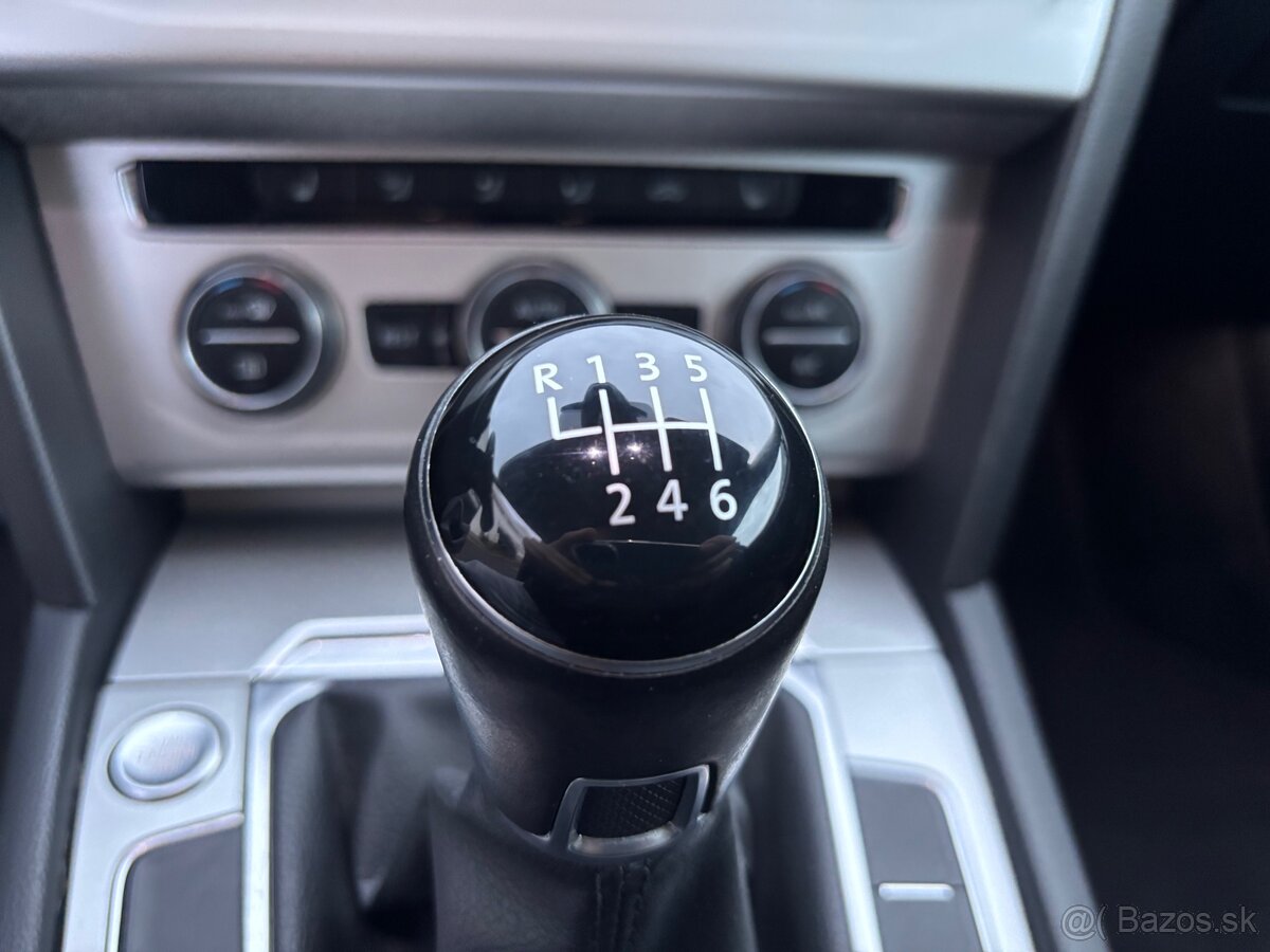 Volkswagen Passat 2.0 TDI 110 kW - 13