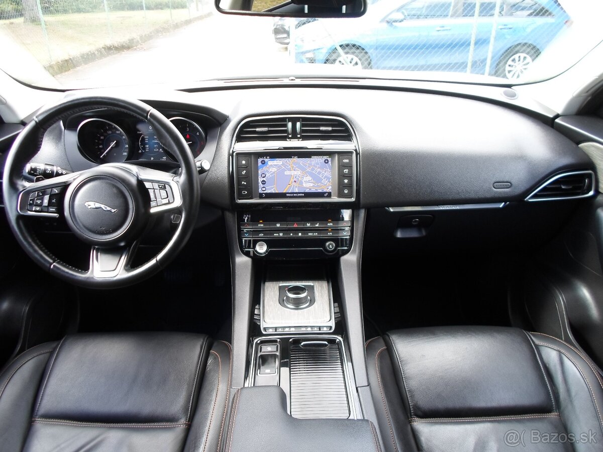 Jaguar F-Pace 2.0D I4 240k Prestige AWD A/T - 13