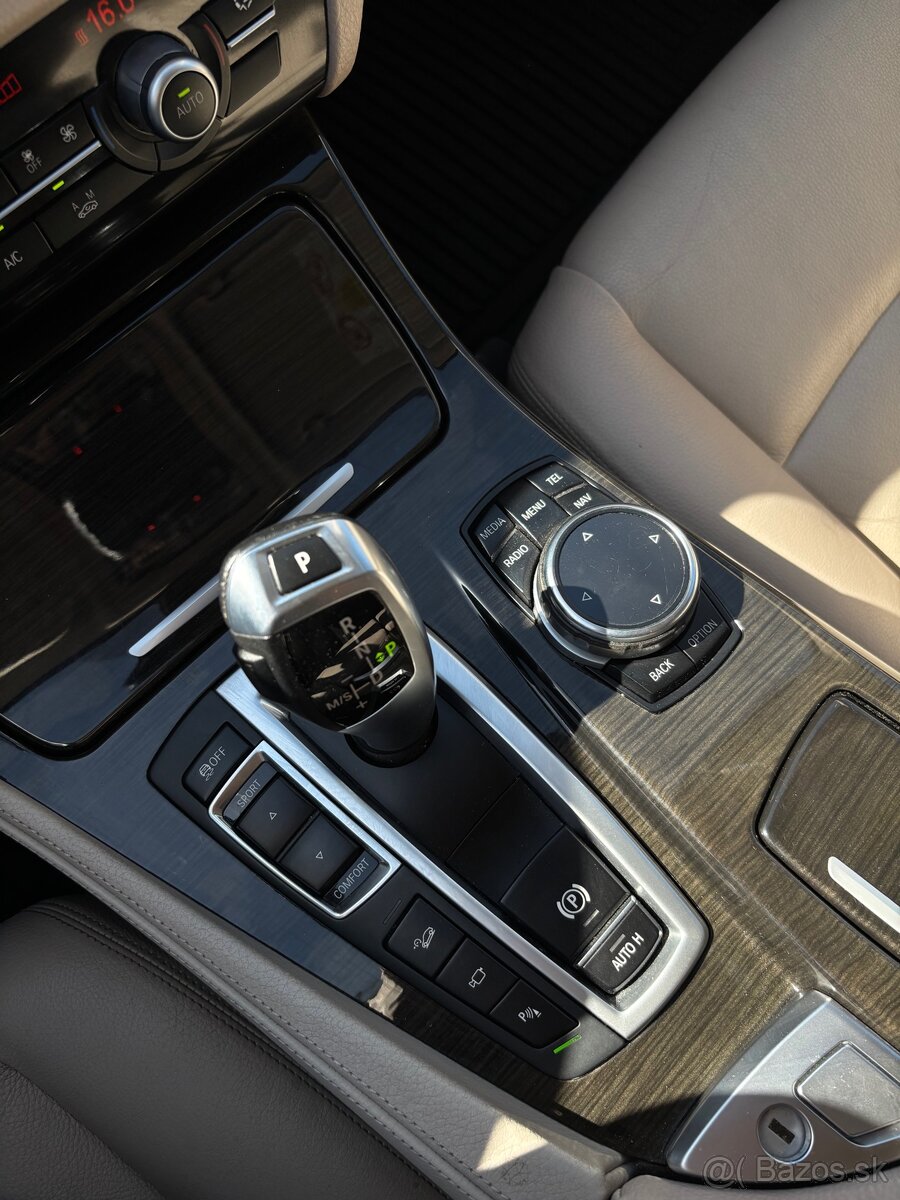BMW 530XD xDrive - 13