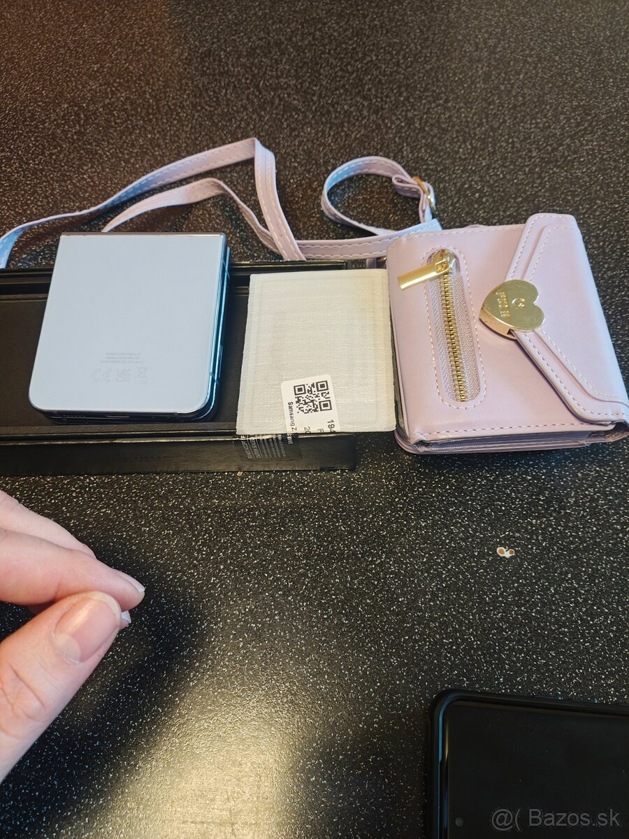 Samsung Galaxy Z Flip 4 - 13