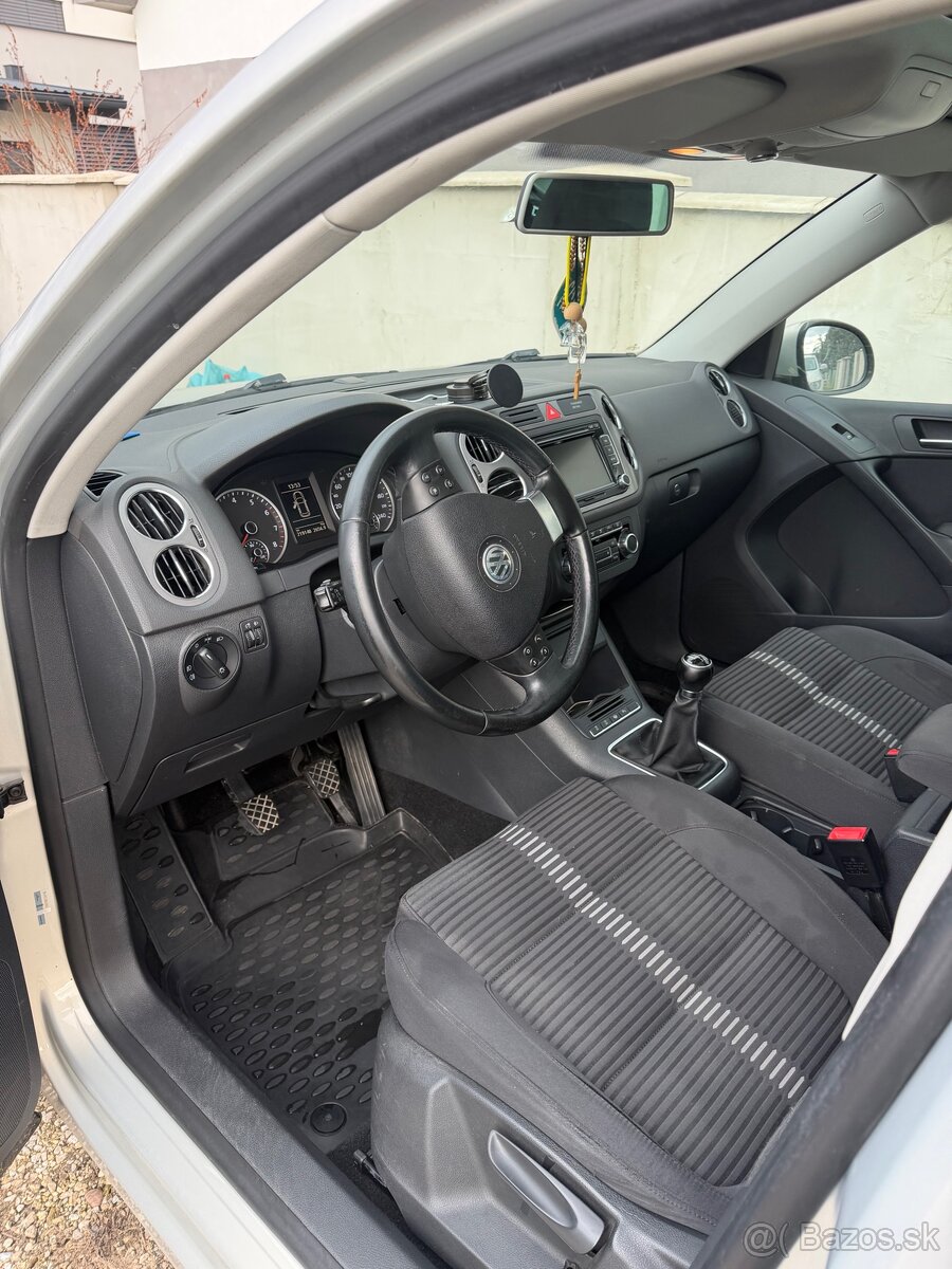 VW Tiguan - 13