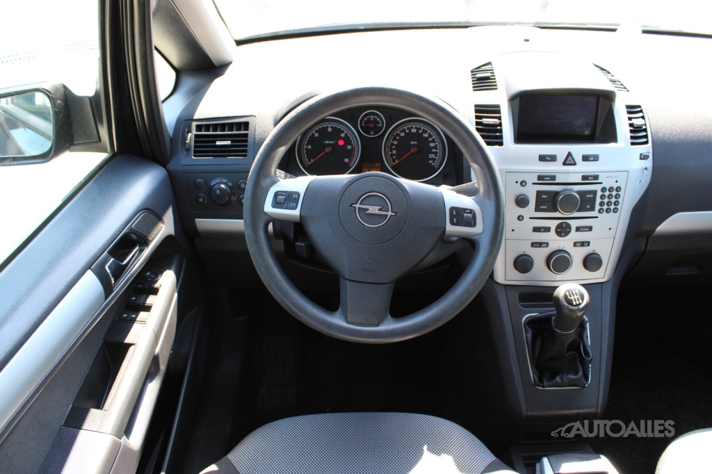 Opel Zafira 1,7 CDTi 81 kW, 7 miestne - 13