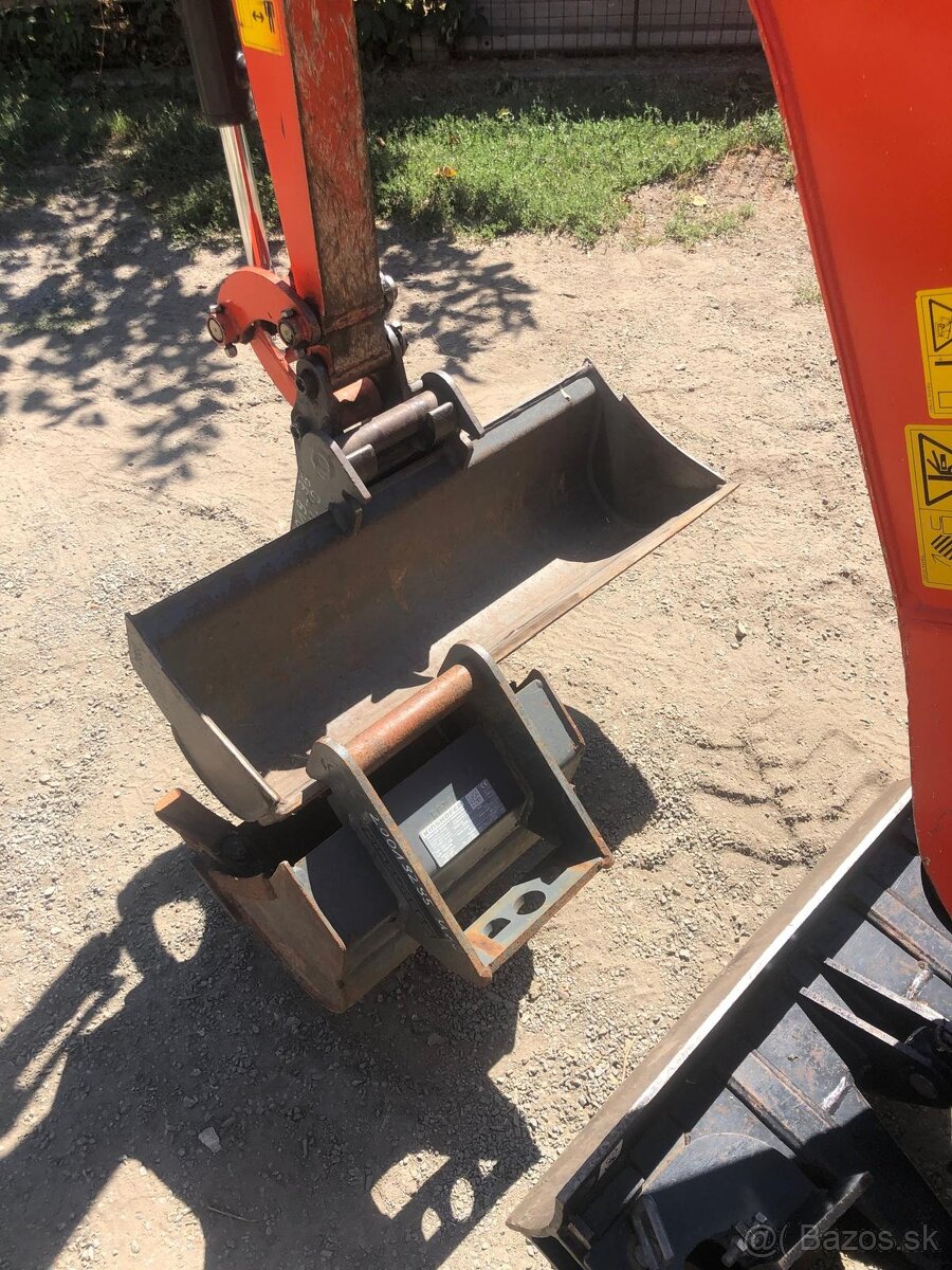 KUBOTA U10 bagr bez přesahu zádě - 13