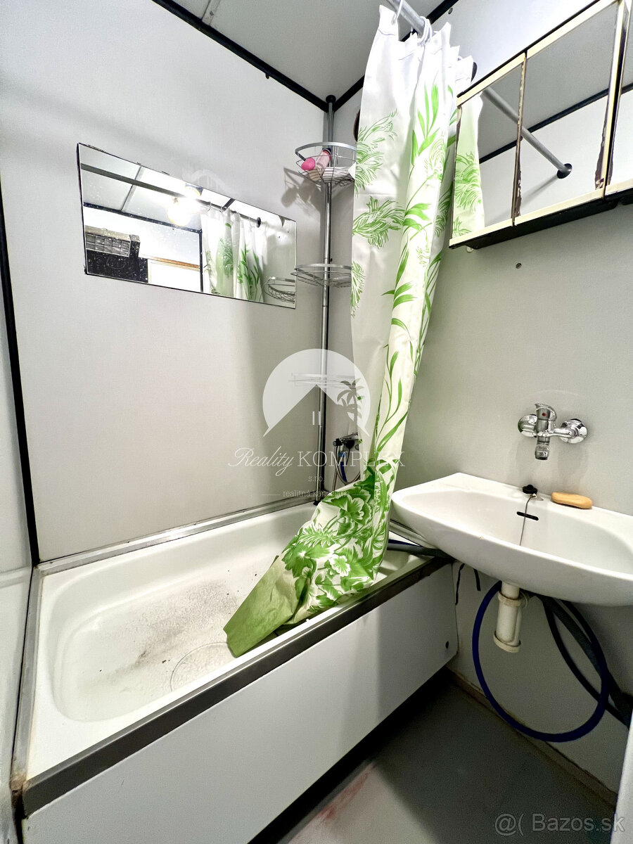Reality KOMPLEX s.r.o. ponúka na PREDAJ 1 izbový byt v Komár - 13