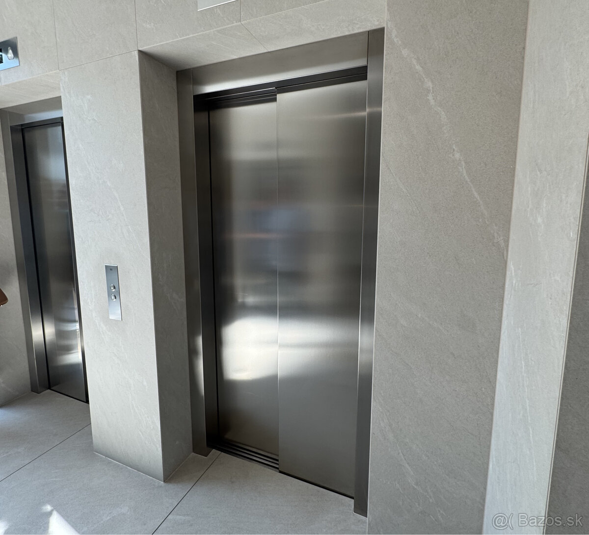 Prenájom samostatného kancelárskeho traktu 620 m² pri nábrež - 13