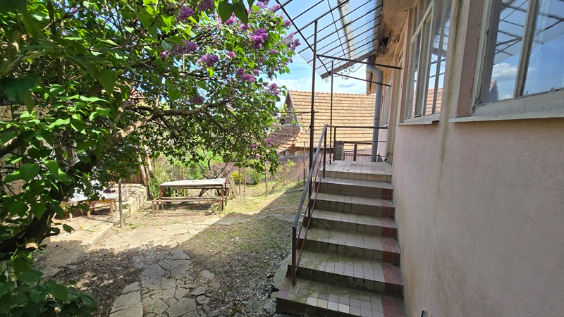 Rodinný dom v obci Pukanec na ul. SNP - poz. 427 m2 - 13