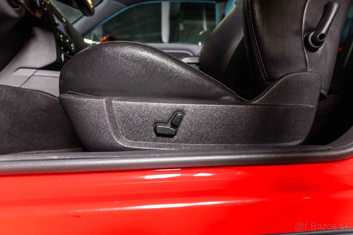 Dodge Challenger SRT8 6.1 HEMI - 13