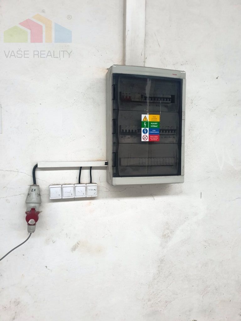 Na prenájom moderná výrobná hala s rozlohou 4 000 m² so s - 13