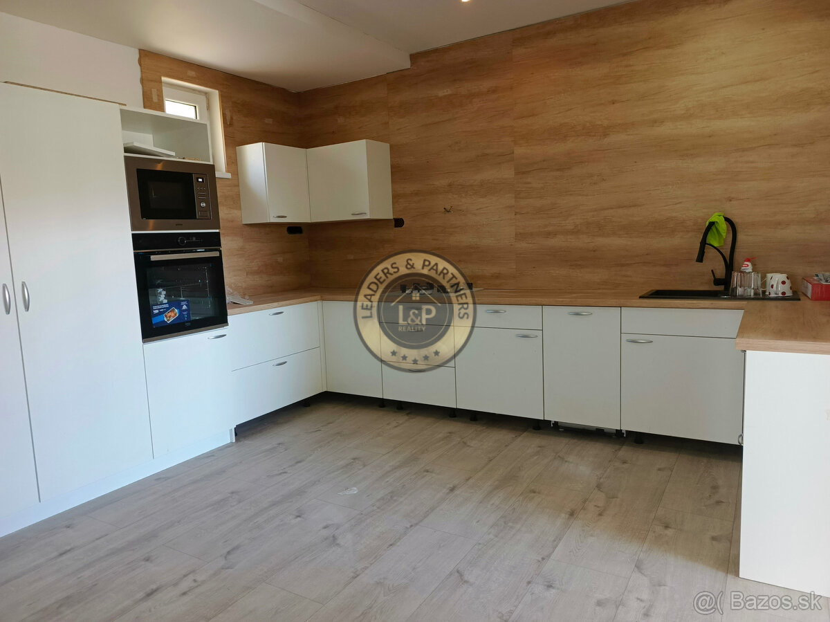 Rodinný dom vo Veľkých Ripňanoch 6.izieb -1408m2 pozemok. - 13