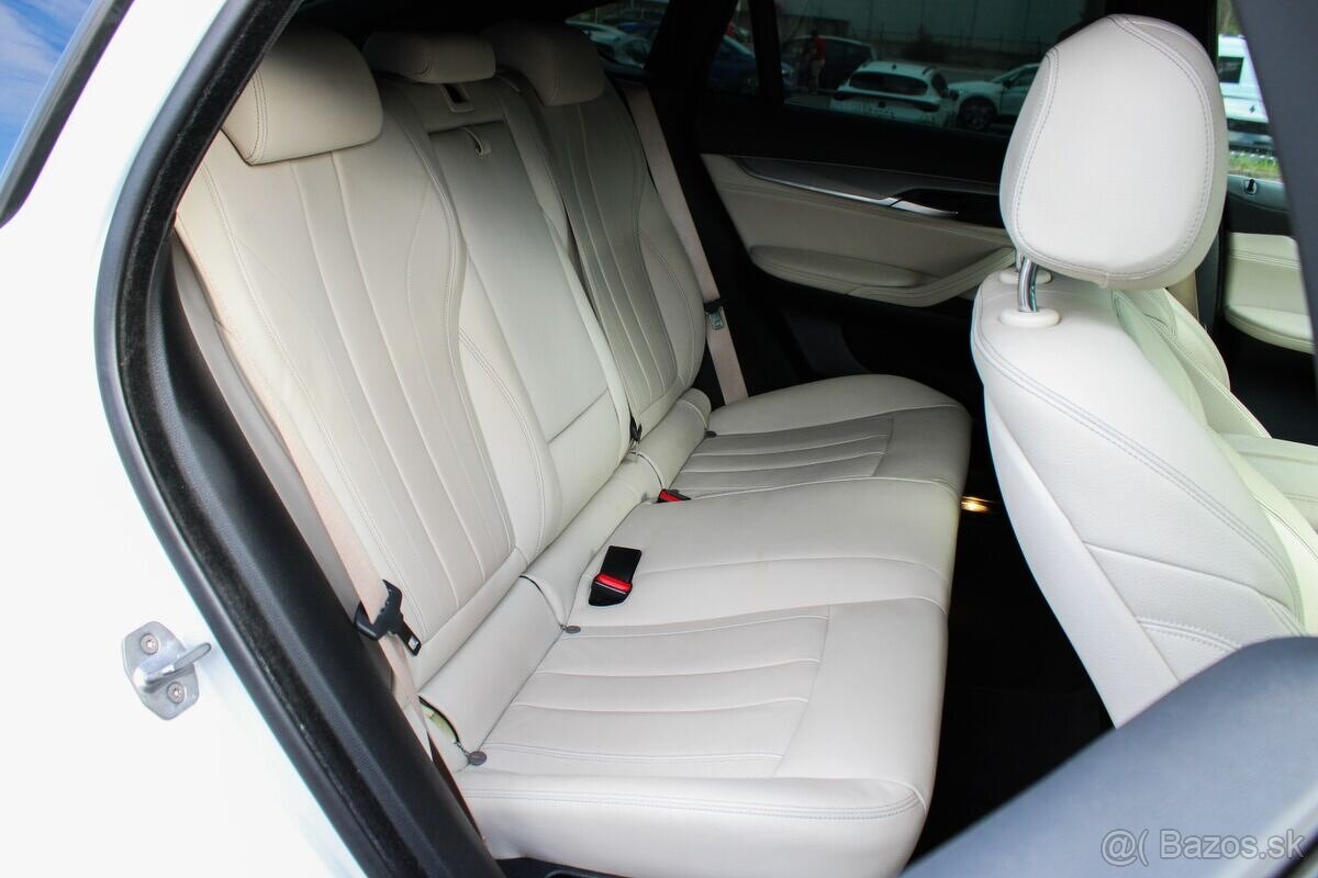 BMW X6 xDrive M50d A/T - 13