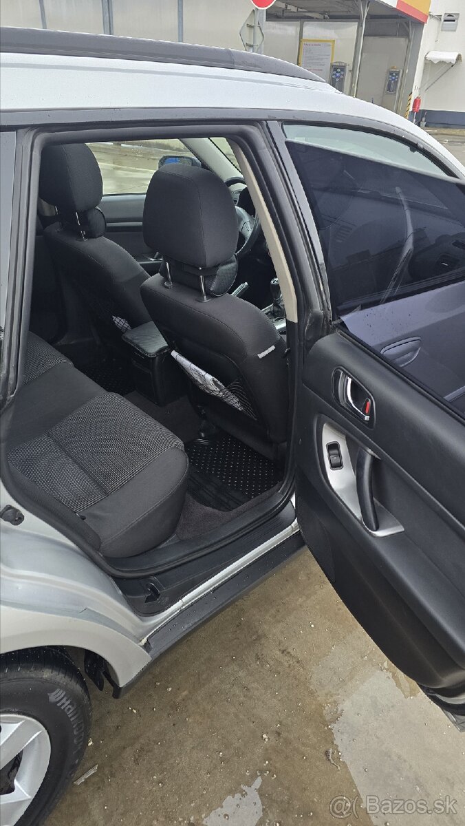 Subaru outback 2008 2.5 121kw manuál - 13