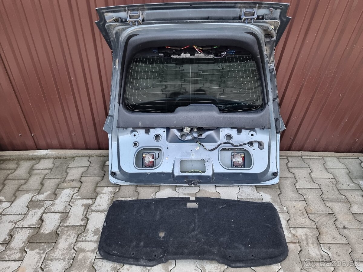 Peugeot 407 SW kufrové dvere - 13