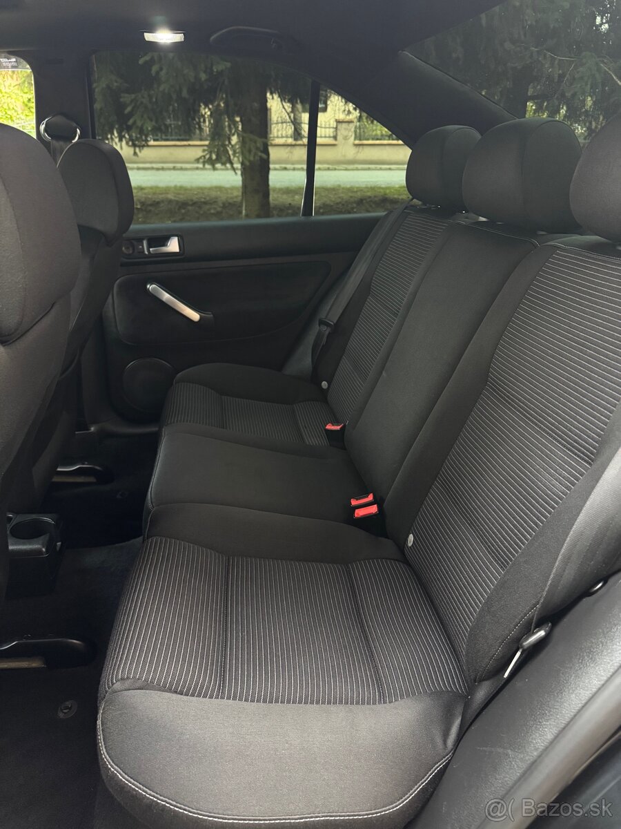 Volkswagen Jetta GLI 1.8T - 13