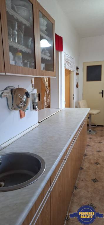 PREDAJ: Rodinný dom s pozemkom - TRÁVNIK, NOVÁ CENA - 13