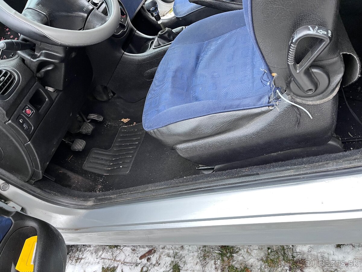 Peugeot 206 1.1 - 13