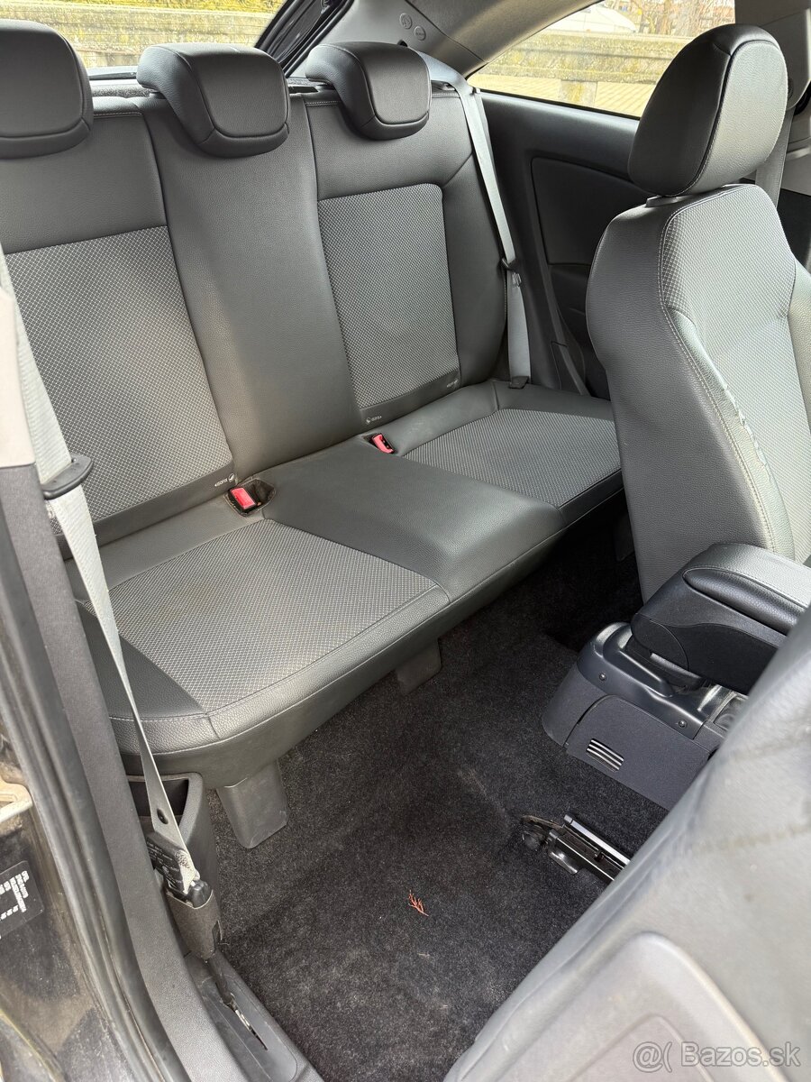 Opel Corsa 1.2 Benzín 2009 - 13