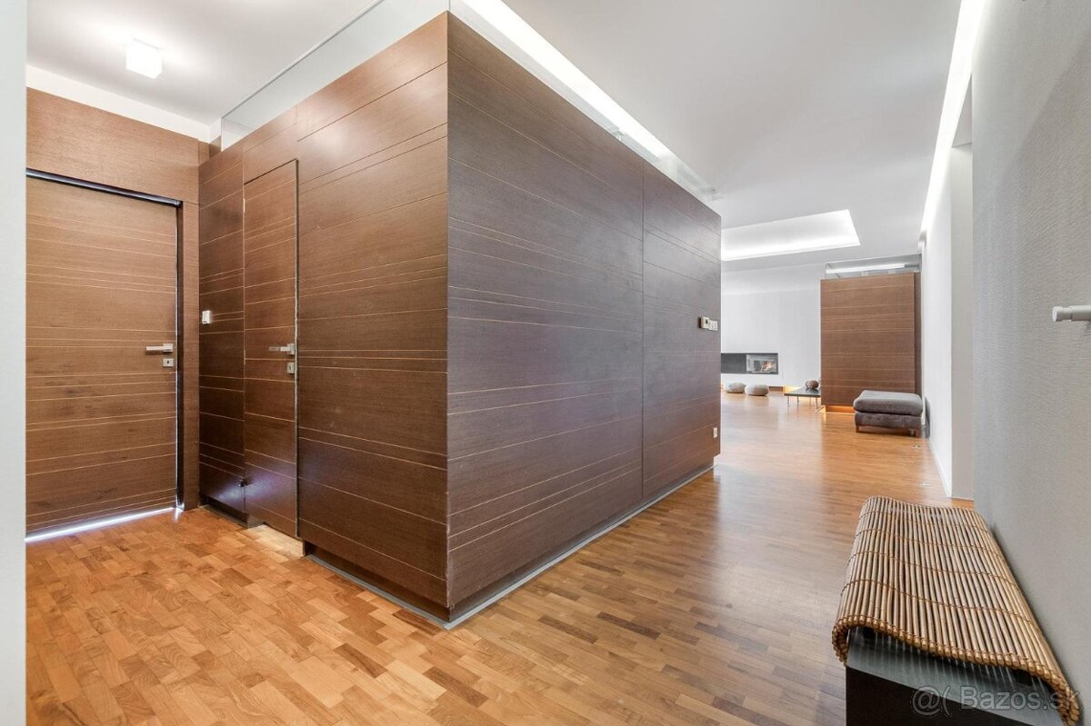 Ponúkame Vám na predaj 4 izb. byt, Ba - m.č.Staré Mesto. - 13