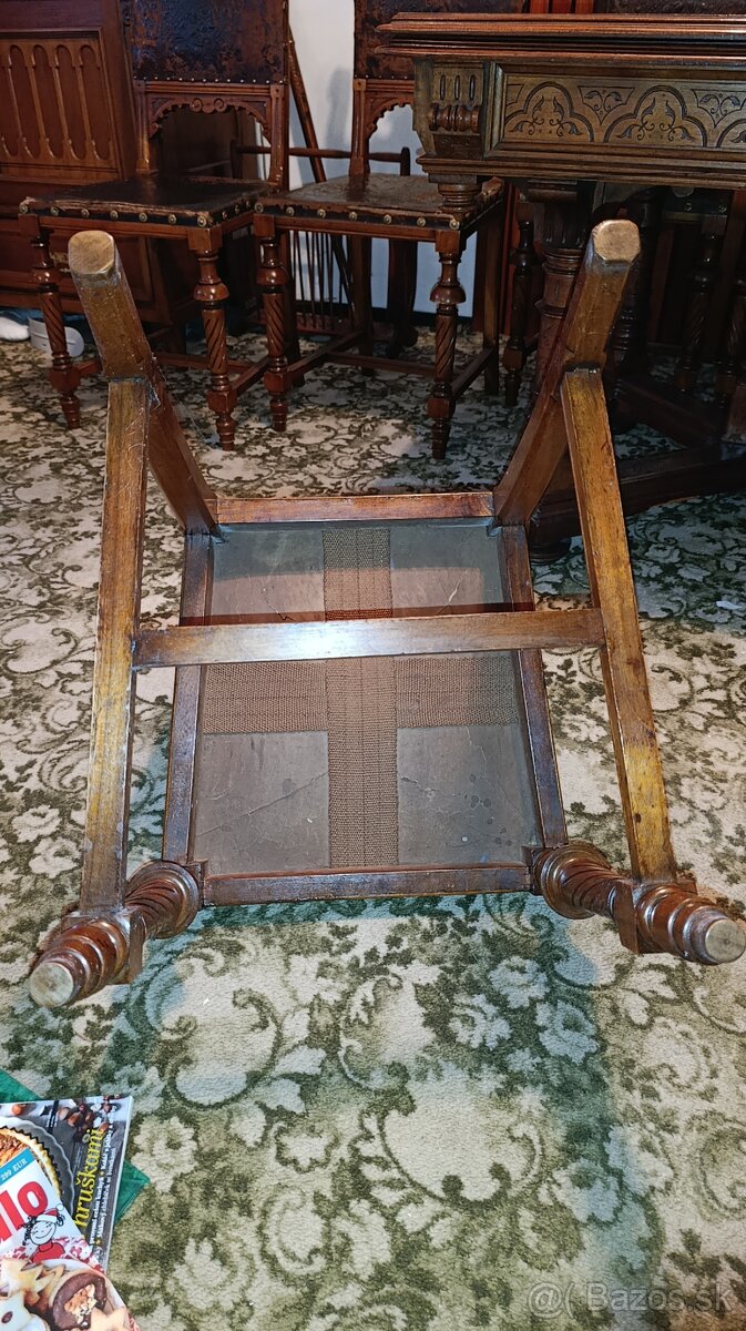 Predám starožitný jedálenský stôl - 13