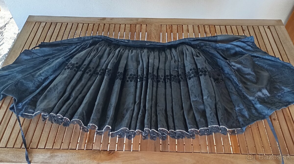 Časti kroja, zástery a sukne. Oblasť Tekov - 13