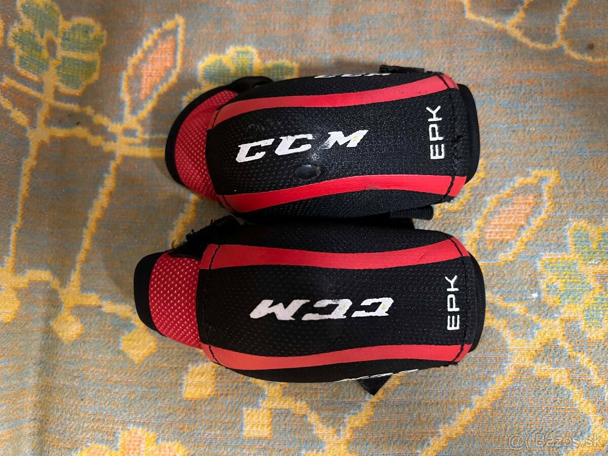 Hokejova vystroj - 13