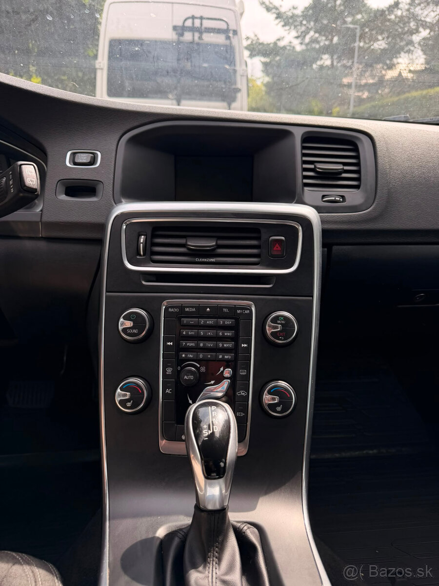 Volvo V60 2.0 D • Automat • 2017 • 88 kW - 13