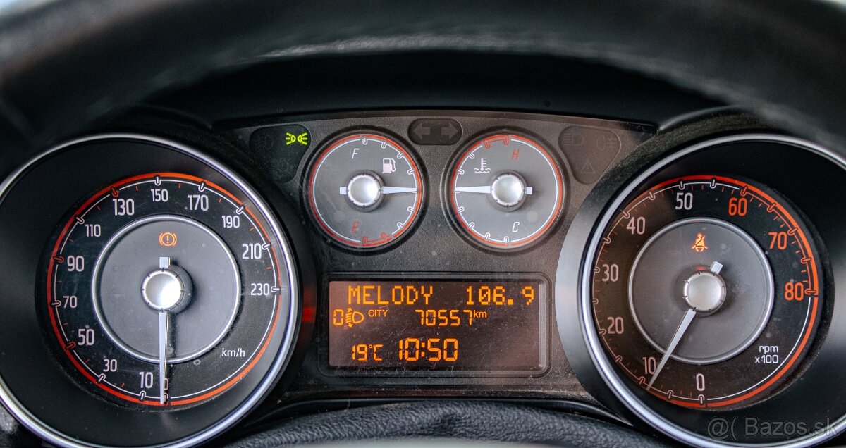 Fiat Punto Lounge 1.4 8v 77k - 13