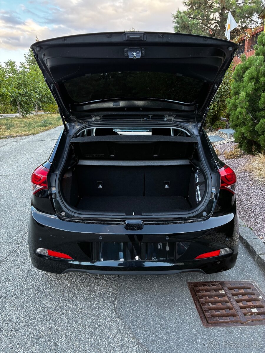 HYUNDAI i20 1.4 BENZÍN AUTOMAT - 13