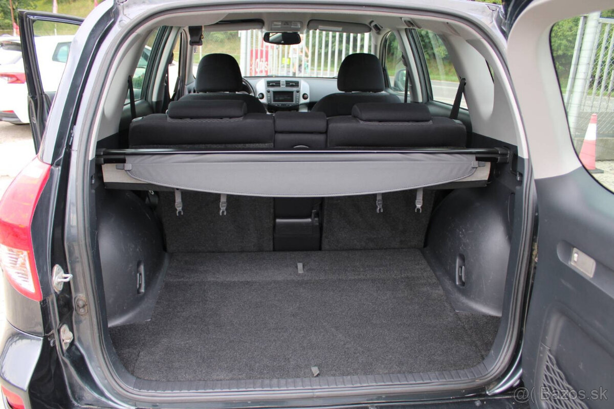 Toyota RAV4 2.2 D-4D 135 Terra - 13