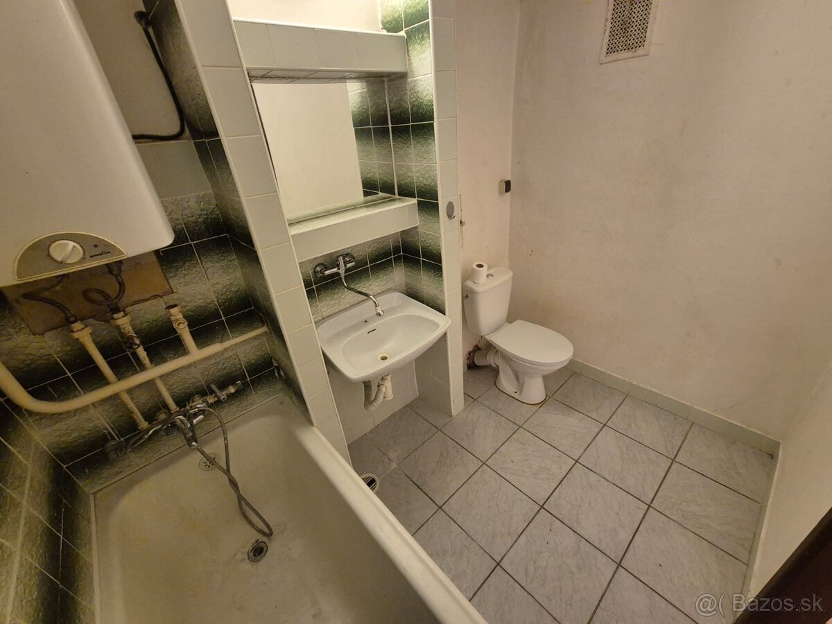 2-izbový byt - zeleň, juh-východ - 13