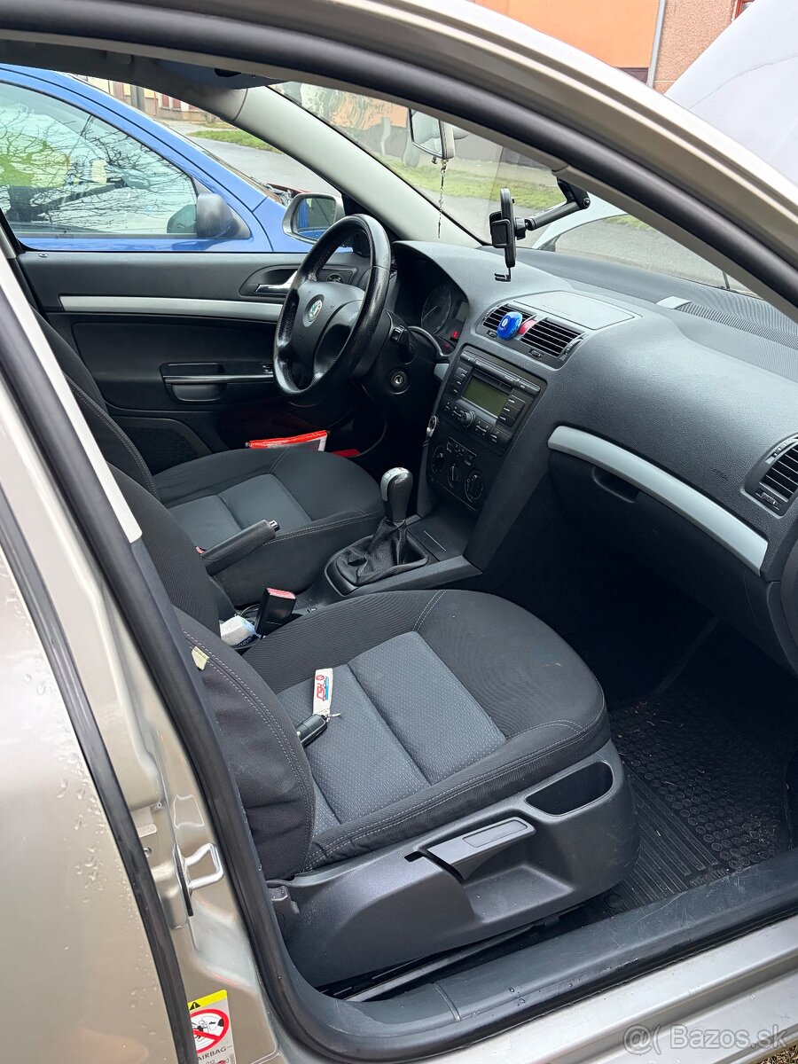 Predám škodu octavia Combi 2 - 13