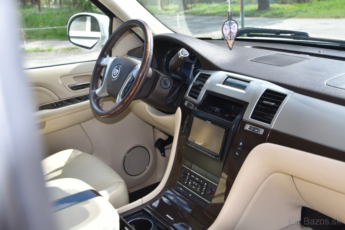 Cadillac Escalade - 13