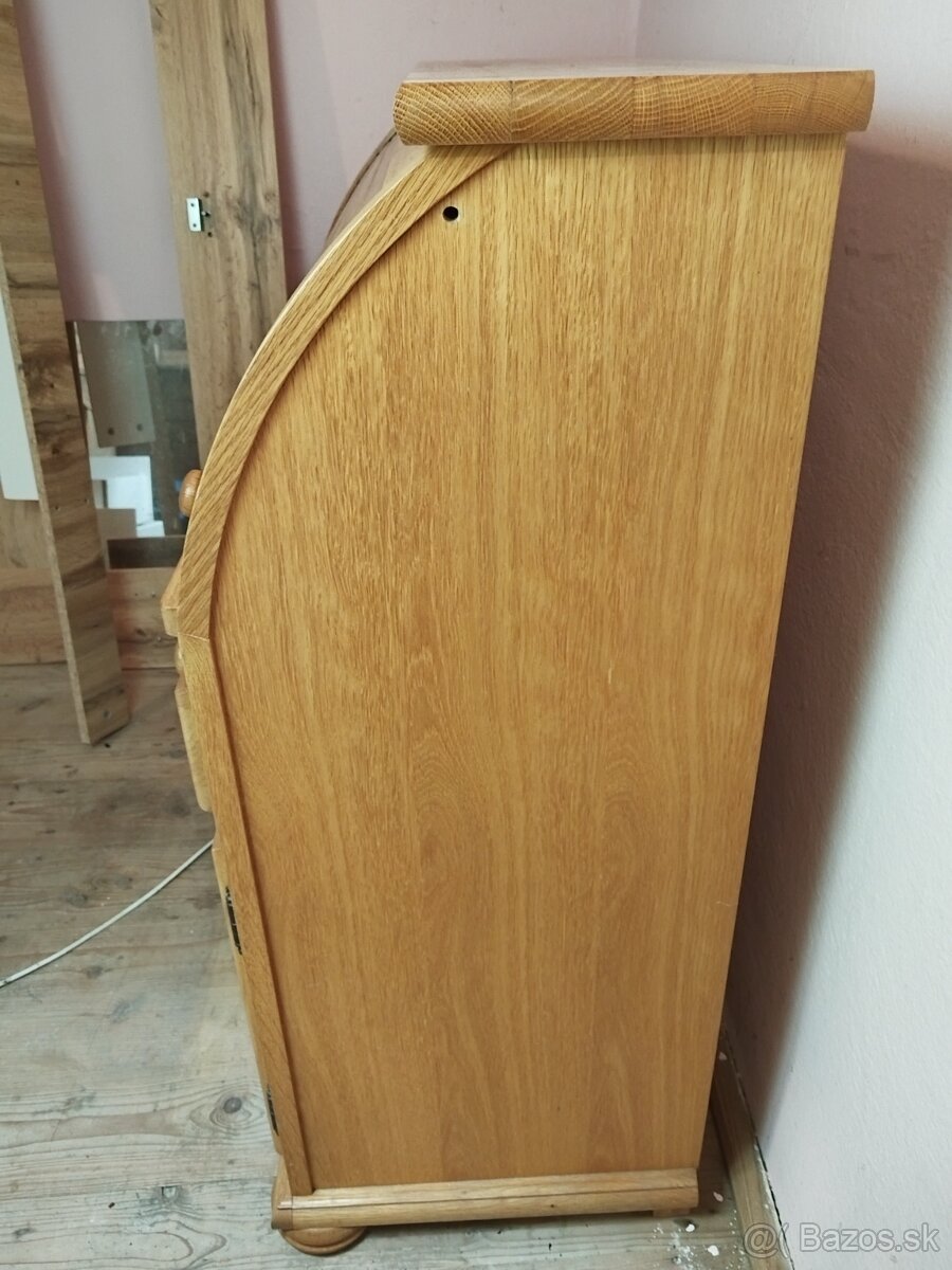 Dubový výsuvný stolík / komoda - 13