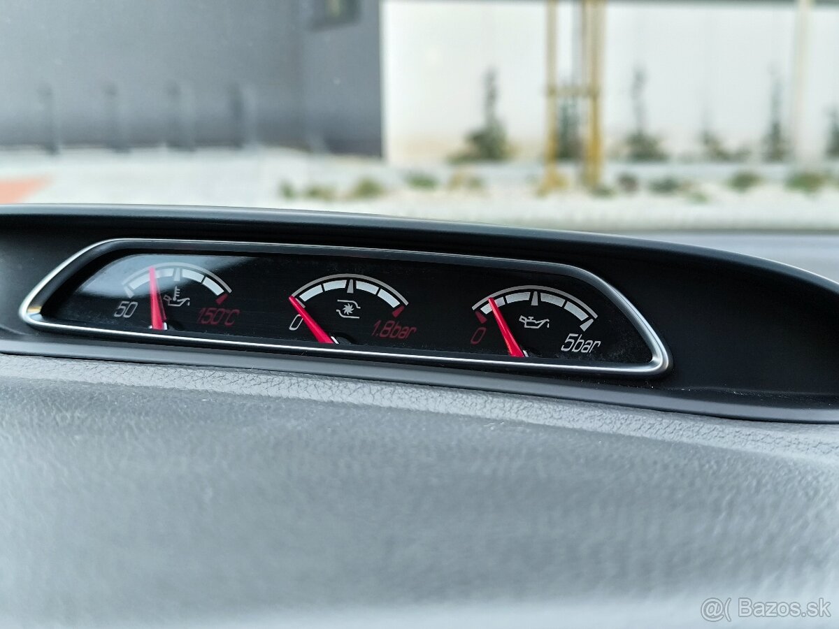 Ford Focus ST 2.0 EcoBoost SCTi - 13