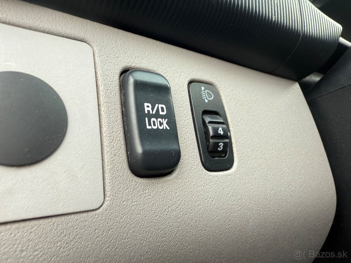 MITSUBISHI L200 2.5D 2009 4X4 + FUNKČNÁ UZÁVIERKA - 13