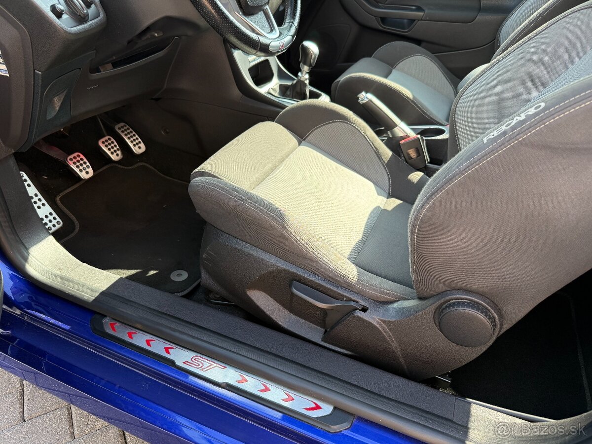 Ford Fiesta ST - 13