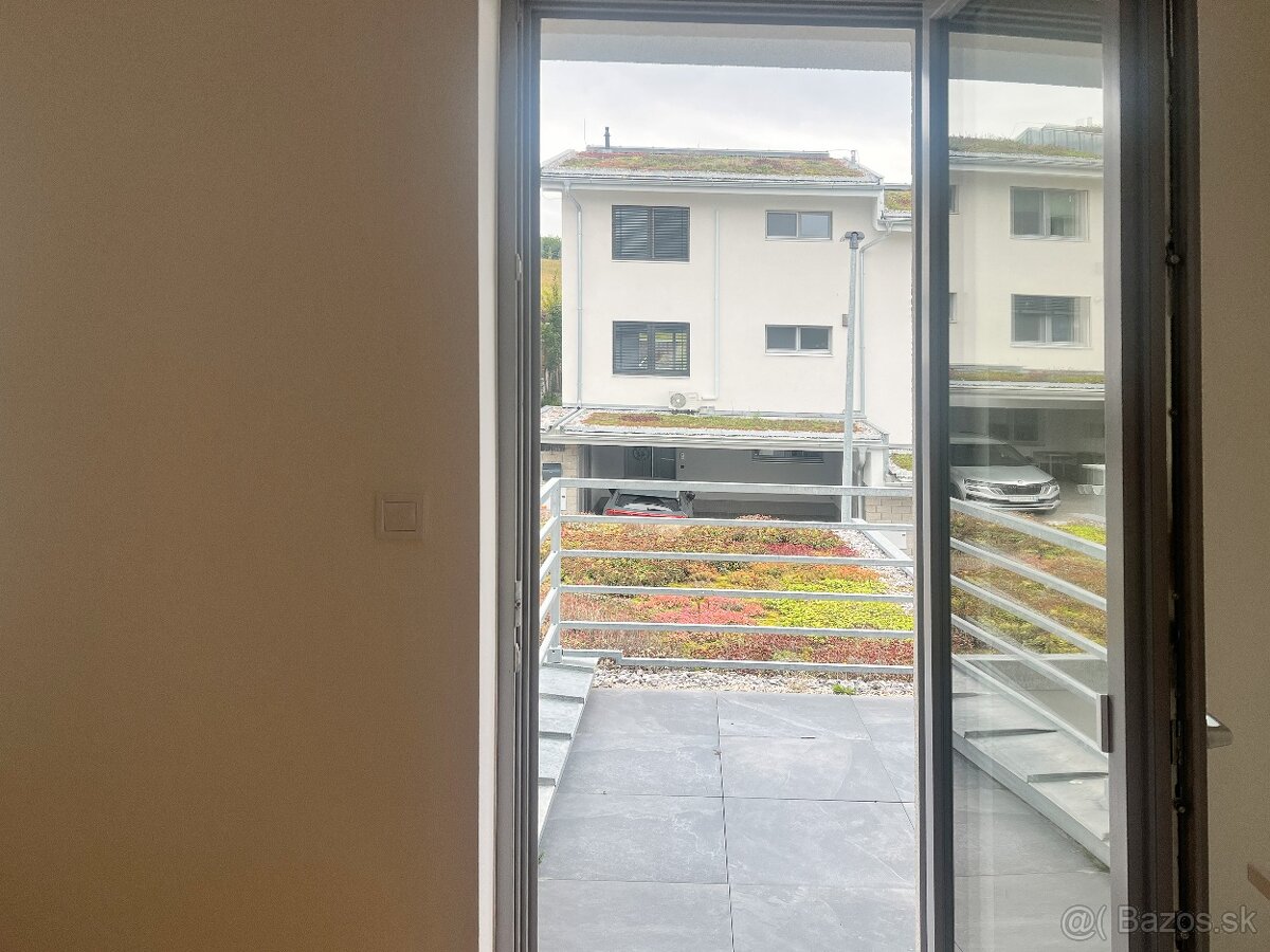 PRENÁJOM – NOVOSTAVBA DOMU V ŽILINE (Univerzitné mestečko) - 13