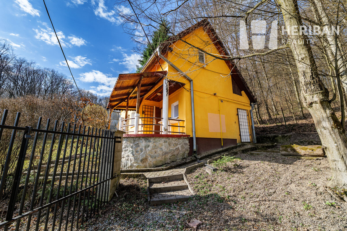 3-izb.murovaná chata,7,6ár.pozemok,Baška, časť Maša - 13