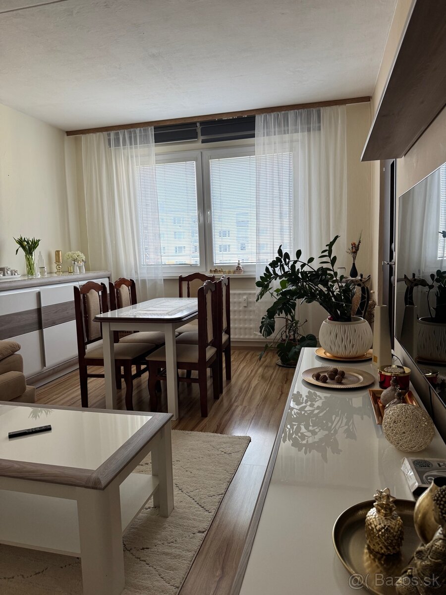 Súkromná inz. PREDÁM PEKNÝ 3i BYT ZVOLEN - 13