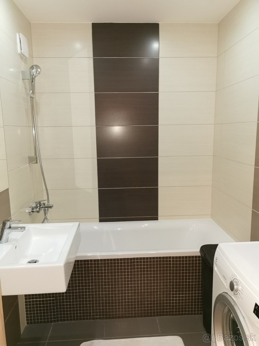 Prenájom 3 izbový byt Levice - 13