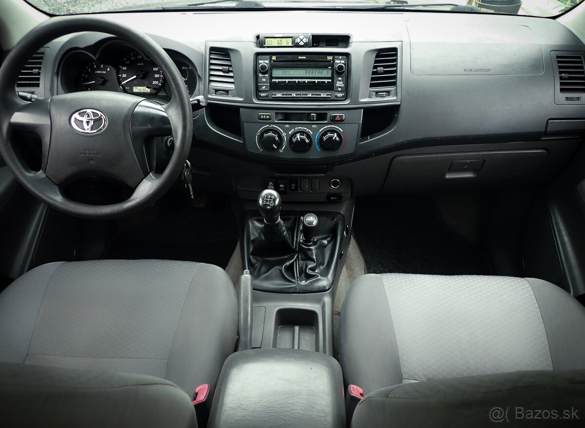 TOYOTA HILUX 2.5 D-4D 4x4 2014 - 173tis km- LED, ŤAŽNE, STK - 13