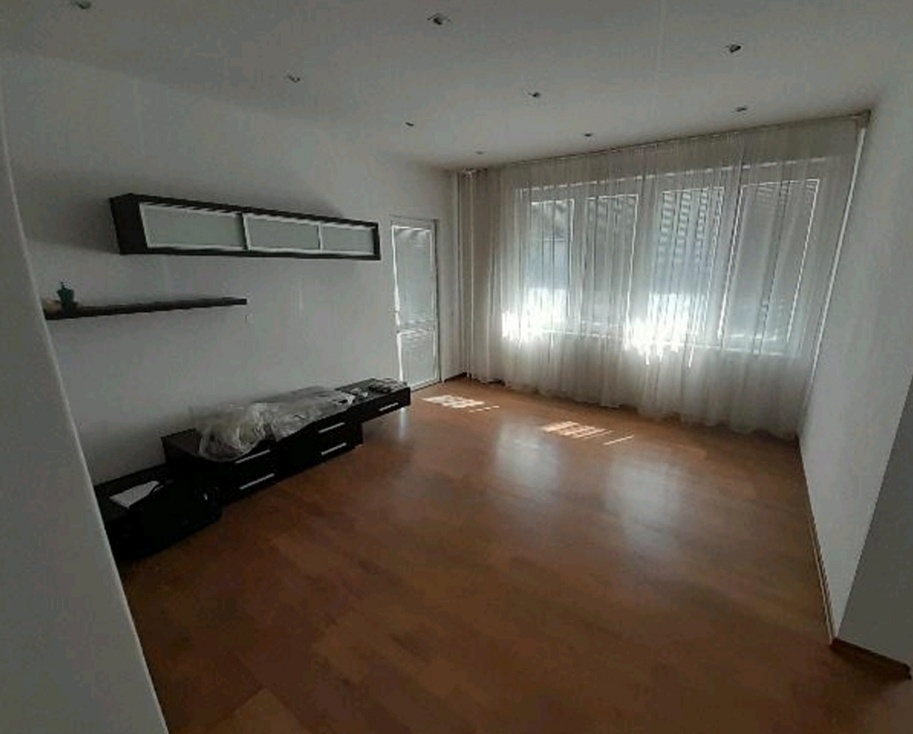 3,5 izbovy byt s 2 loggiami v centre, MOZNA DOHODA - 13