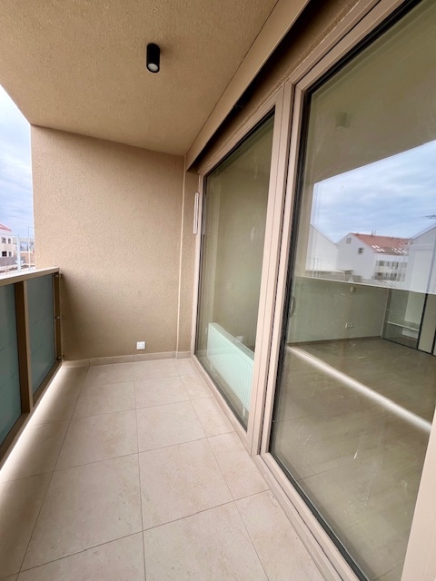 2-izb.byt SLNEČNÁ PLÁŇ, loggia, skolaudovaný - 13