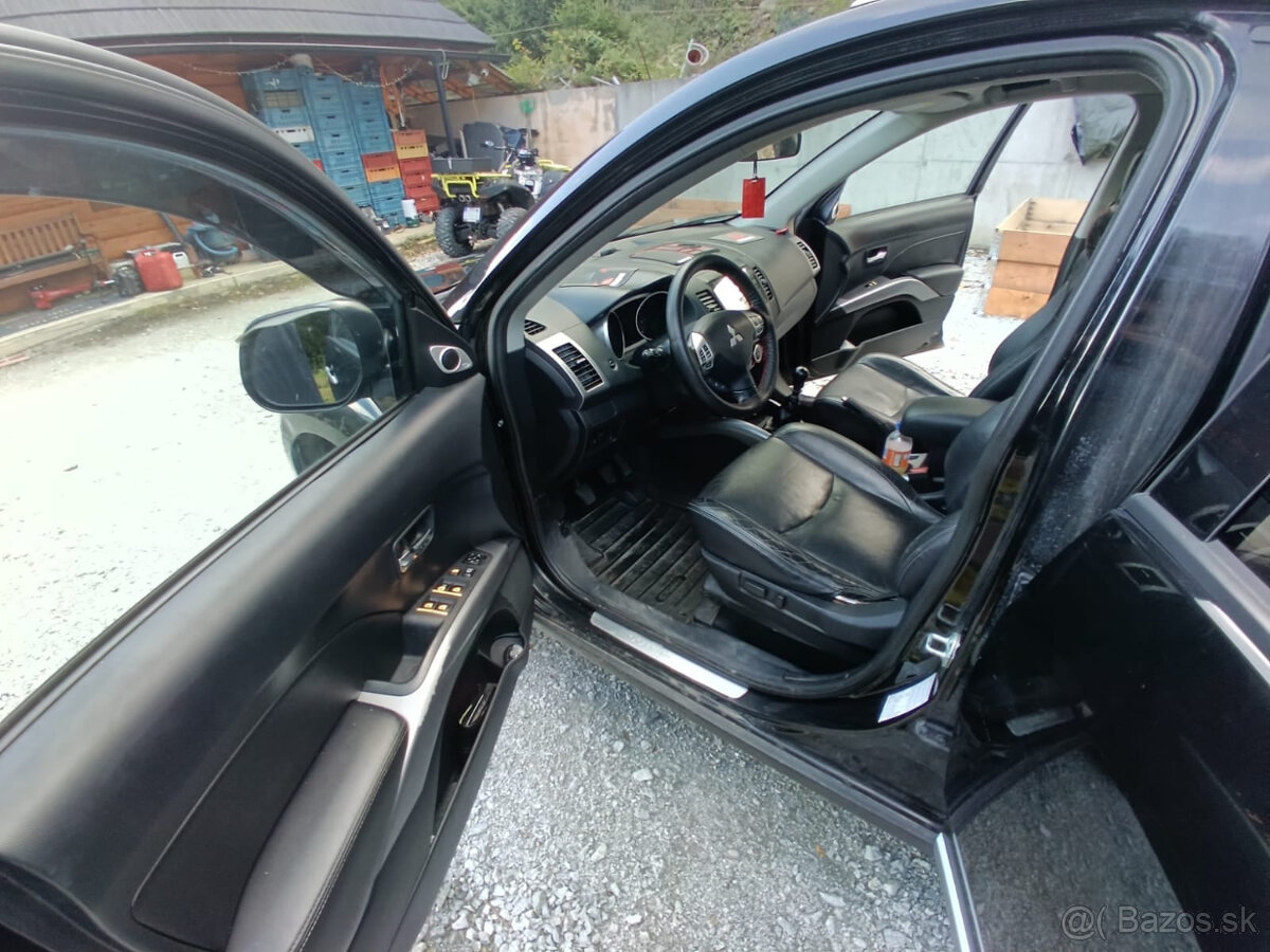 Mitsubishi Outlander 2 - 13