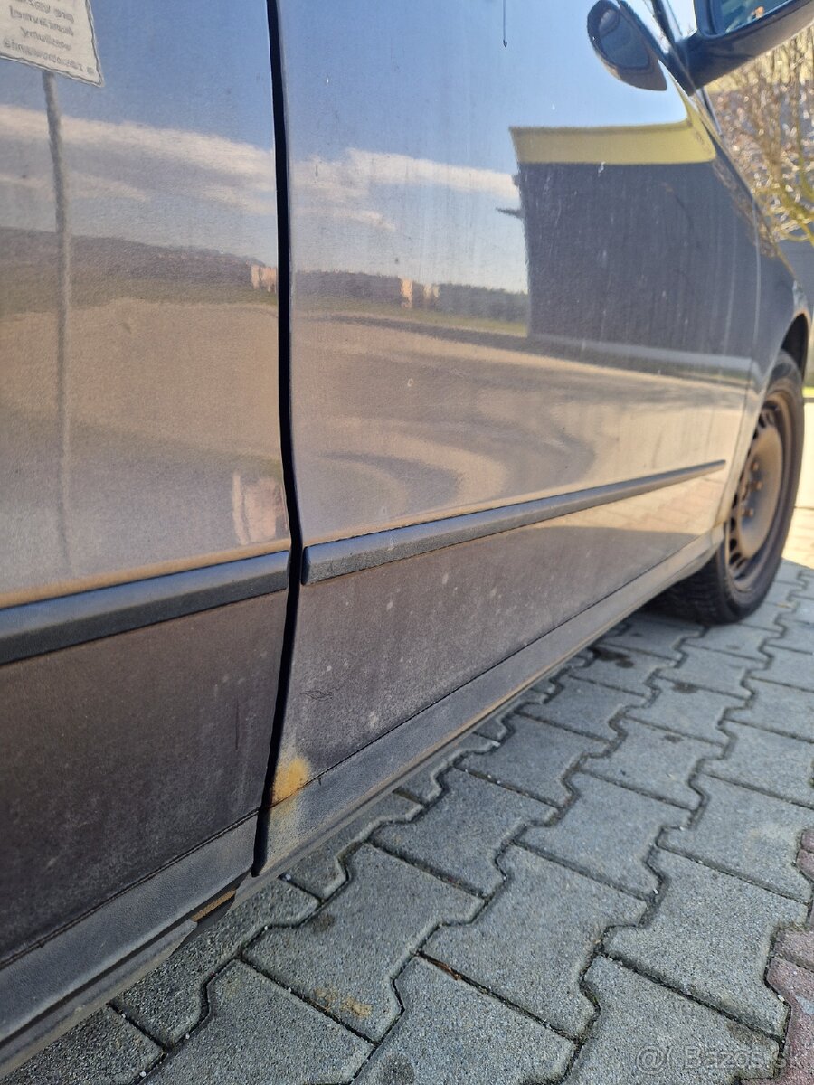 Volkswagen Passat B6 1.9 TDI (2006) - 13