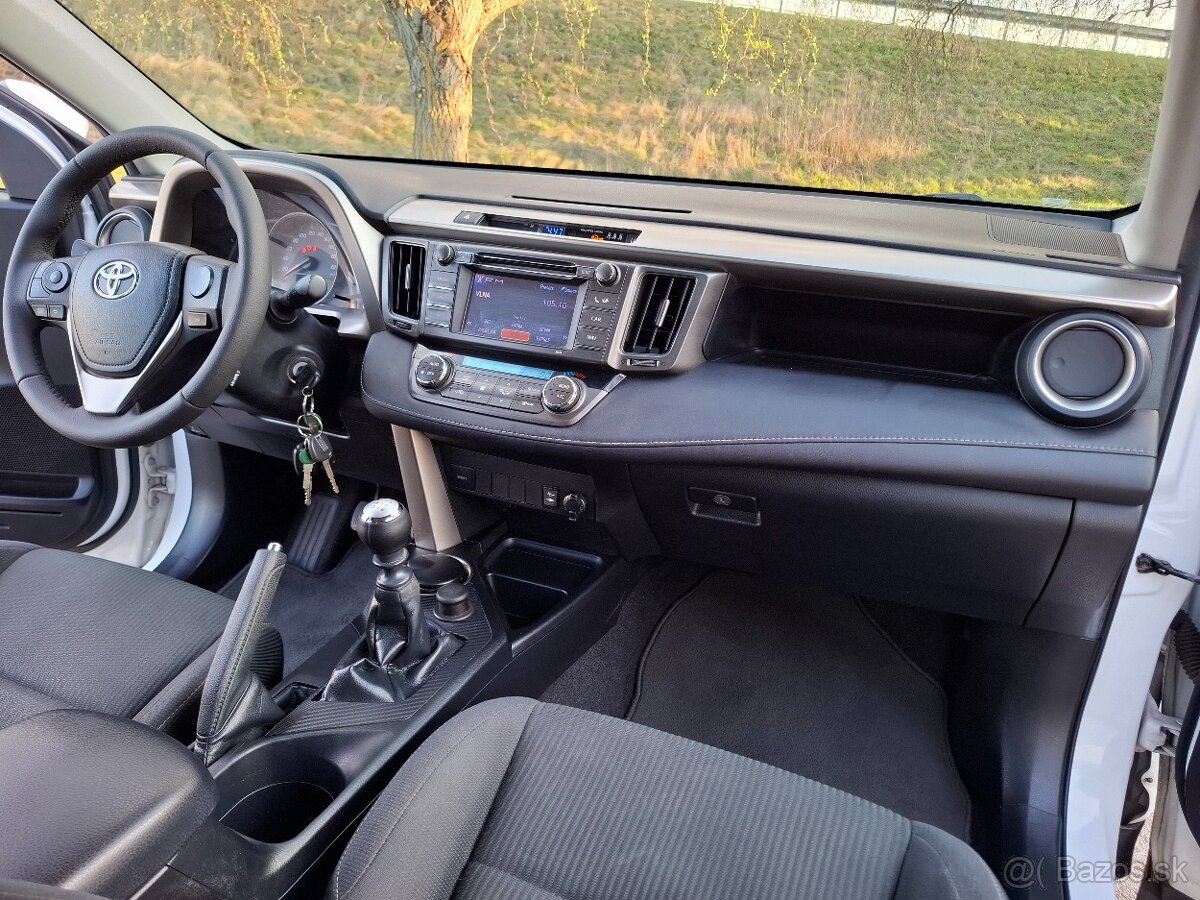 Toyota RAV4 2.0 benzin 4x4 - 13