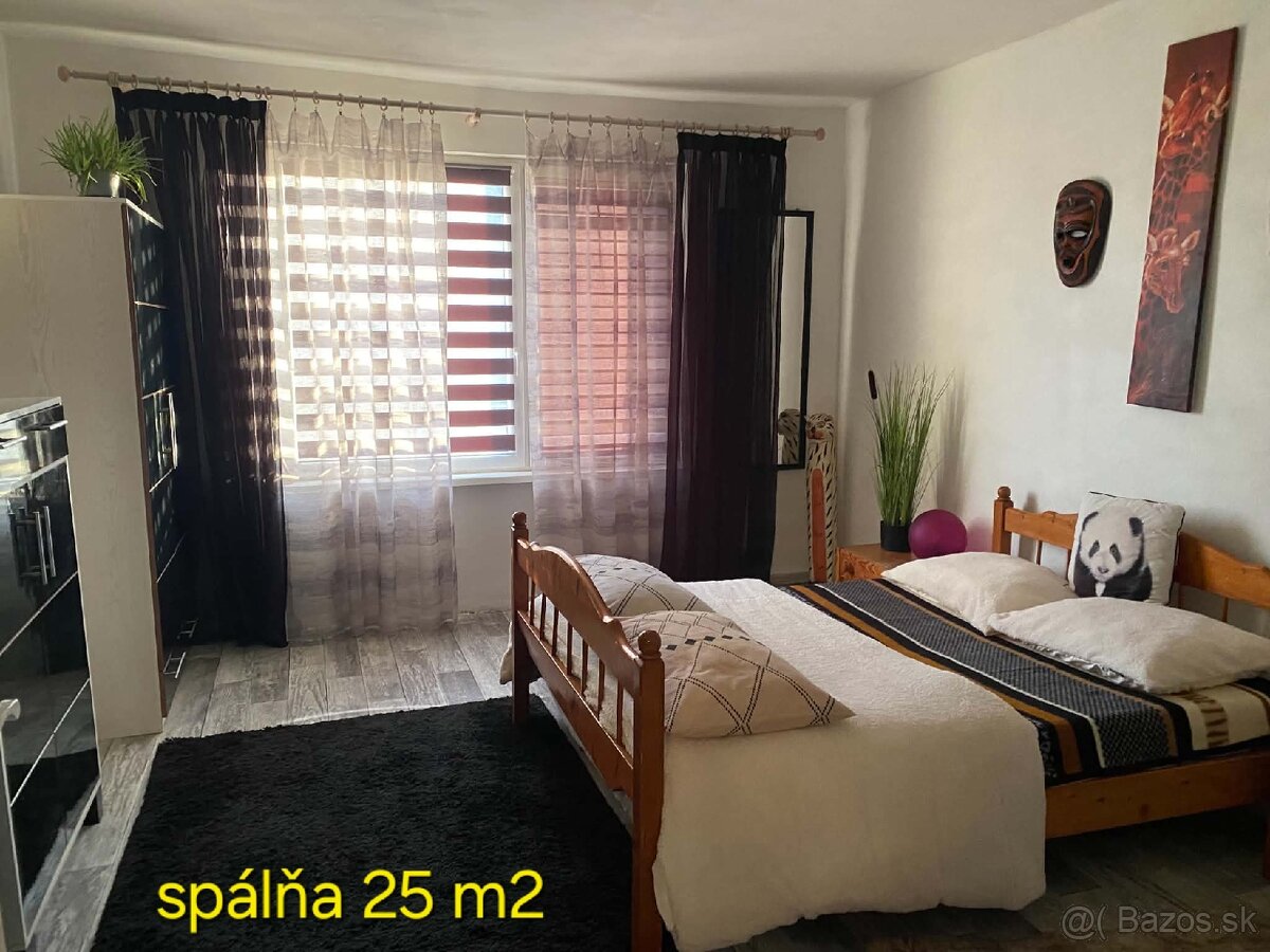 Predám priestranný rodinný dom - 13