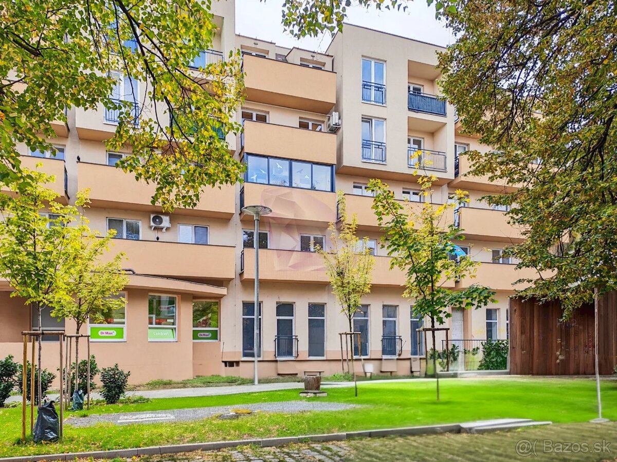 Trojizbový byt v štandarde v centre Senca - 13