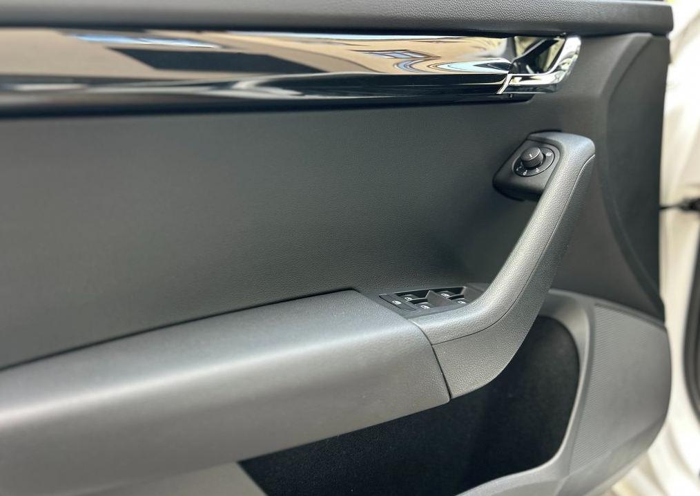 Škoda Octavia, 2.0TSi RS ČR - 13